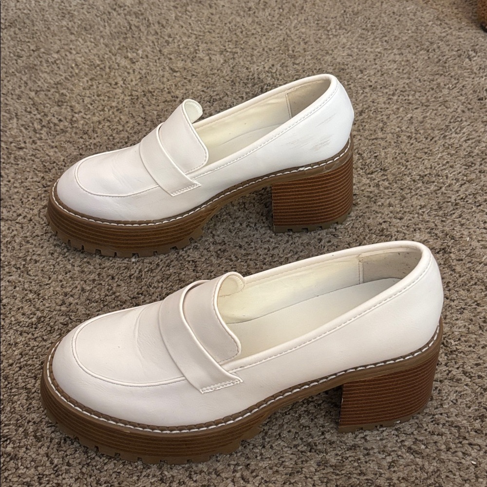 MIA Women's Cream Loafers